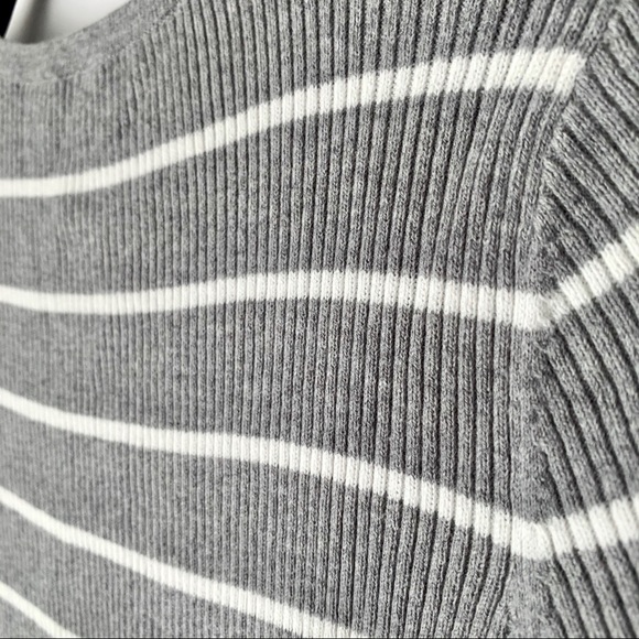 Gap | gray and white striped knitted sweater - Picture 6 of 8
